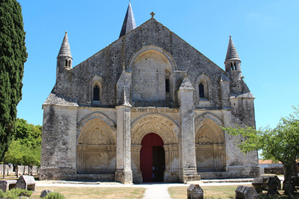 Church Saint Pierre d'Aulnay