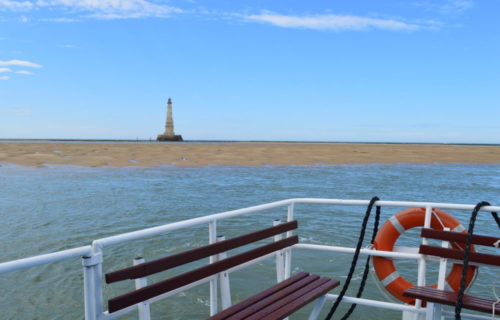 Cordouan Lighthouse - boat