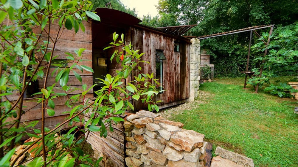 two nights in a cabin located in a forest clearing on the border of the Charente region